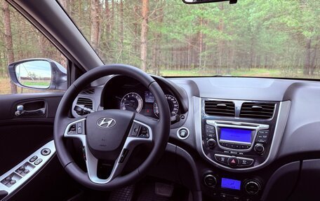 Hyundai Solaris II рестайлинг, 2011 год, 890 000 рублей, 18 фотография