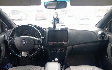 Renault Logan II, 2015 год, 699 000 рублей, 12 фотография