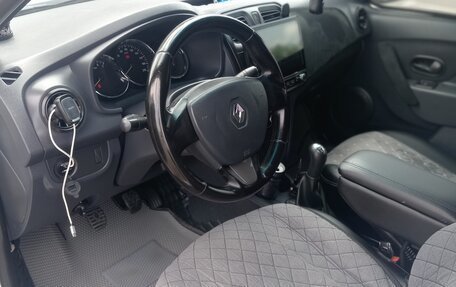 Renault Logan II, 2015 год, 699 000 рублей, 15 фотография