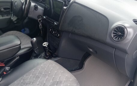 Renault Logan II, 2015 год, 699 000 рублей, 16 фотография
