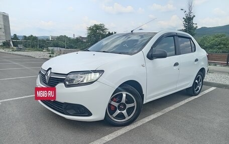 Renault Logan II, 2015 год, 699 000 рублей, 3 фотография
