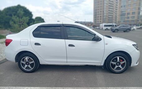 Renault Logan II, 2015 год, 699 000 рублей, 10 фотография