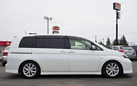 Toyota ISis I, 2013 год, 965 000 рублей, 4 фотография