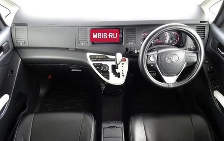 Toyota ISis I, 2013 год, 965 000 рублей, 27 фотография