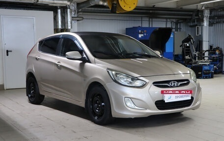 Hyundai Solaris II рестайлинг, 2011 год, 599 990 рублей, 3 фотография