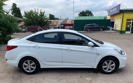 Hyundai Solaris II рестайлинг, 2012 год, 1 100 000 рублей, 6 фотография