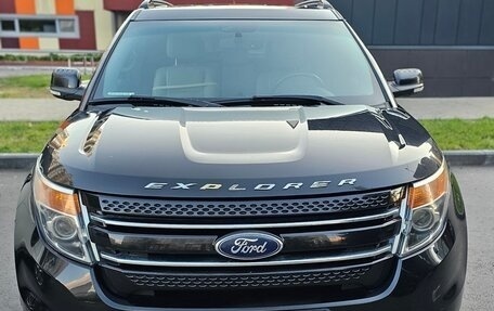 Ford Explorer VI, 2015 год, 2 150 000 рублей, 2 фотография
