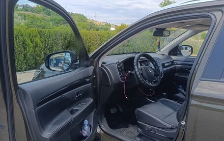 Mitsubishi Outlander III рестайлинг 3, 2017 год, 3 000 000 рублей, 5 фотография