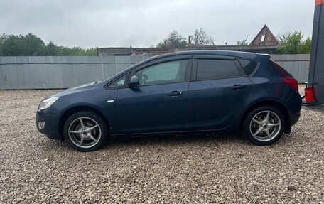 Opel Astra J, 2010 год, 560 000 рублей, 3 фотография