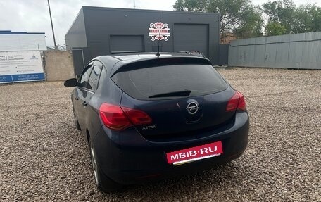 Opel Astra J, 2010 год, 560 000 рублей, 4 фотография