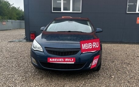 Opel Astra J, 2010 год, 560 000 рублей, 2 фотография
