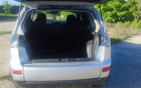 Mitsubishi Outlander III рестайлинг 3, 2008 год, 1 500 000 рублей, 5 фотография