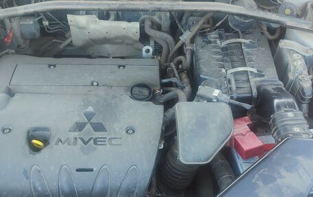 Mitsubishi Outlander III рестайлинг 3, 2008 год, 1 500 000 рублей, 11 фотография