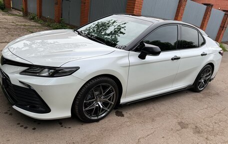 Toyota Camry, 2023 год, 3 950 000 рублей, 9 фотография