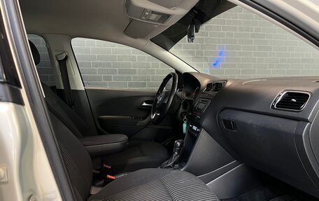 Volkswagen Polo VI (EU Market), 2013 год, 949 000 рублей, 10 фотография