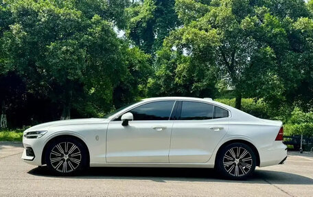 Volvo S60 III, 2020 год, 2 000 000 рублей, 3 фотография