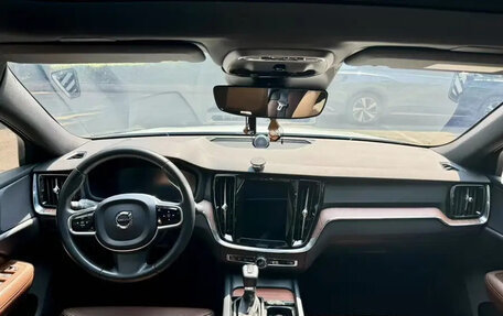 Volvo S60 III, 2020 год, 2 000 000 рублей, 8 фотография
