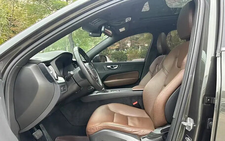 Volvo XC60 II, 2020 год, 2 300 000 рублей, 4 фотография