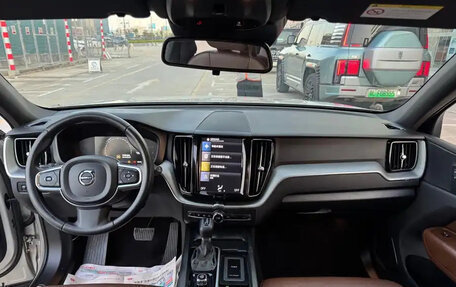 Volvo XC60 II, 2021 год, 2 300 000 рублей, 6 фотография