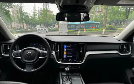 Volvo S60 III, 2021 год, 2 000 000 рублей, 6 фотография