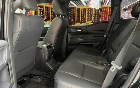 Toyota Land Cruiser Prado, 2024 год, 8 600 000 рублей, 14 фотография