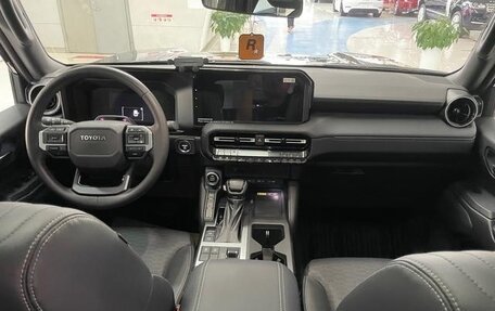 Toyota Land Cruiser Prado, 2024 год, 8 600 000 рублей, 15 фотография