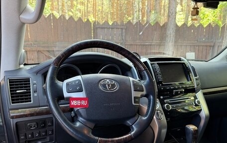 Toyota Land Cruiser 200, 2012 год, 4 500 000 рублей, 7 фотография