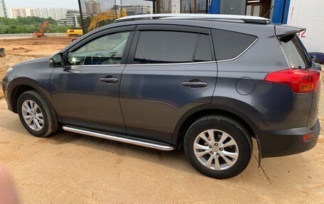 Toyota RAV4, 2014 год, 2 200 000 рублей, 2 фотография