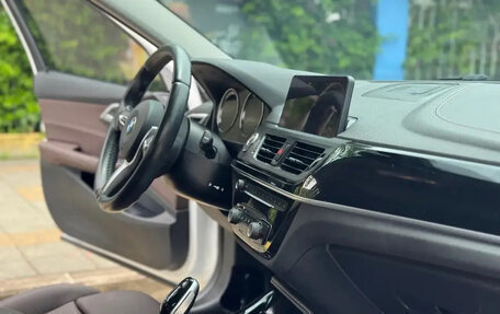 BMW 1 серия, 2021 год, 1 600 000 рублей, 13 фотография
