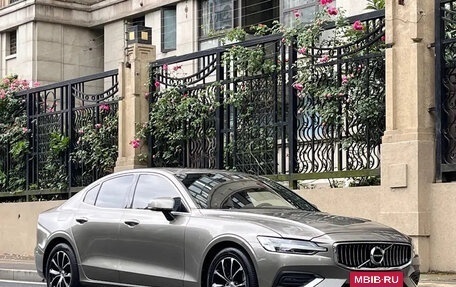 Volvo S60 III, 2020 год, 2 000 000 рублей, 3 фотография
