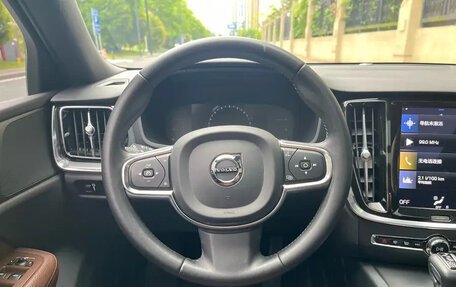 Volvo S60 III, 2020 год, 2 000 000 рублей, 7 фотография