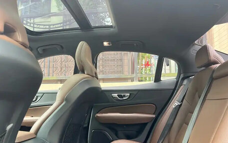 Volvo S60 III, 2020 год, 2 000 000 рублей, 14 фотография