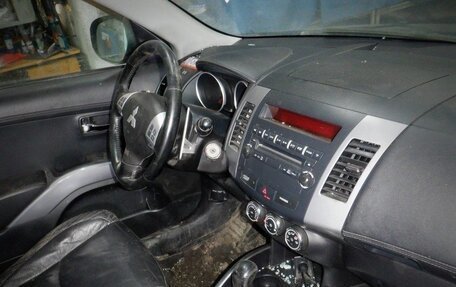 Mitsubishi Outlander III рестайлинг 3, 2011 год, 799 000 рублей, 8 фотография