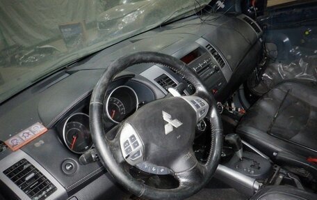 Mitsubishi Outlander III рестайлинг 3, 2011 год, 799 000 рублей, 18 фотография