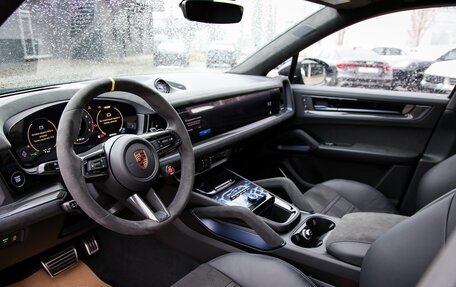 Porsche Cayenne III, 2024 год, 31 990 000 рублей, 5 фотография
