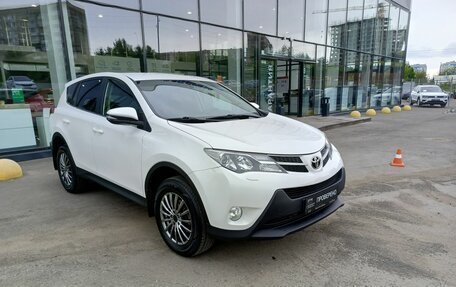 Toyota RAV4, 2015 год, 1 820 000 рублей, 3 фотография