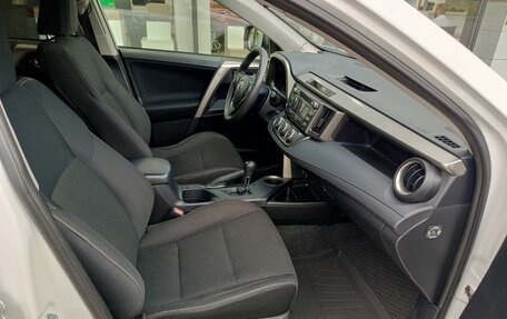 Toyota RAV4, 2015 год, 1 820 000 рублей, 11 фотография