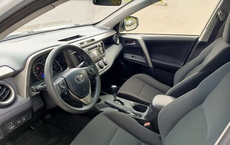 Toyota RAV4, 2015 год, 1 820 000 рублей, 16 фотография