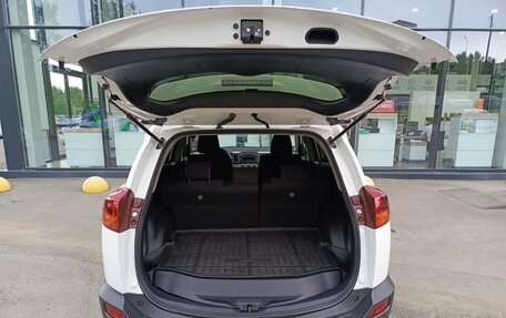 Toyota RAV4, 2015 год, 1 820 000 рублей, 10 фотография