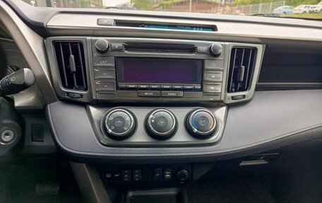 Toyota RAV4, 2015 год, 1 820 000 рублей, 15 фотография