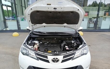 Toyota RAV4, 2015 год, 1 820 000 рублей, 9 фотография