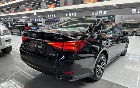 Toyota Crown, 2018 год, 3 100 000 рублей, 2 фотография