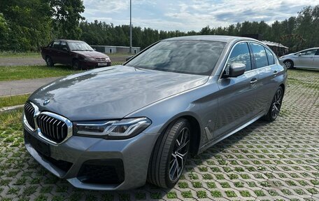 BMW 5 серия, 2022 год, 5 315 000 рублей, 2 фотография