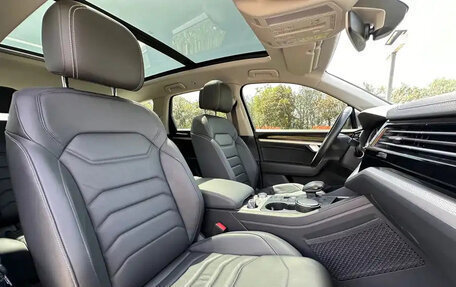 Volkswagen Touareg III, 2020 год, 3 650 000 рублей, 15 фотография