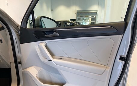 Volkswagen Tiguan II, 2017 год, 2 200 000 рублей, 14 фотография