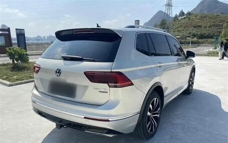 Volkswagen Tiguan II, 2021 год, 2 650 000 рублей, 13 фотография