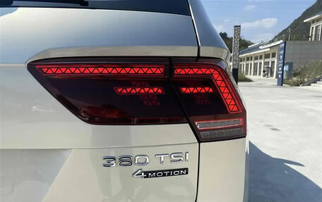 Volkswagen Tiguan II, 2021 год, 2 650 000 рублей, 14 фотография