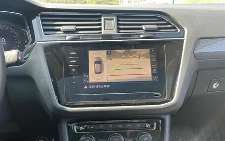 Volkswagen Tiguan II, 2021 год, 2 650 000 рублей, 18 фотография