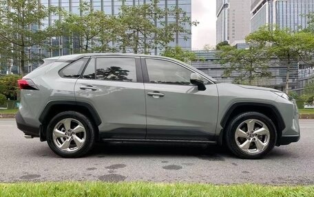 Toyota RAV4, 2020 год, 2 990 000 рублей, 3 фотография