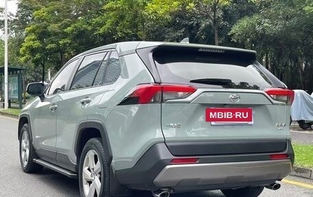 Toyota RAV4, 2020 год, 2 990 000 рублей, 4 фотография